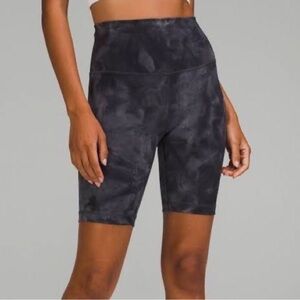 Lululemon Athletica High-Rise 6” Shorts
